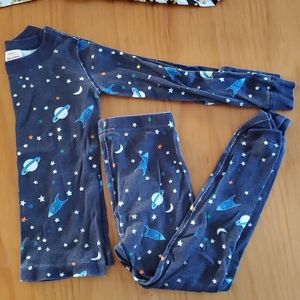 3 pack long sleeved/pants hanna pj's. Size 5